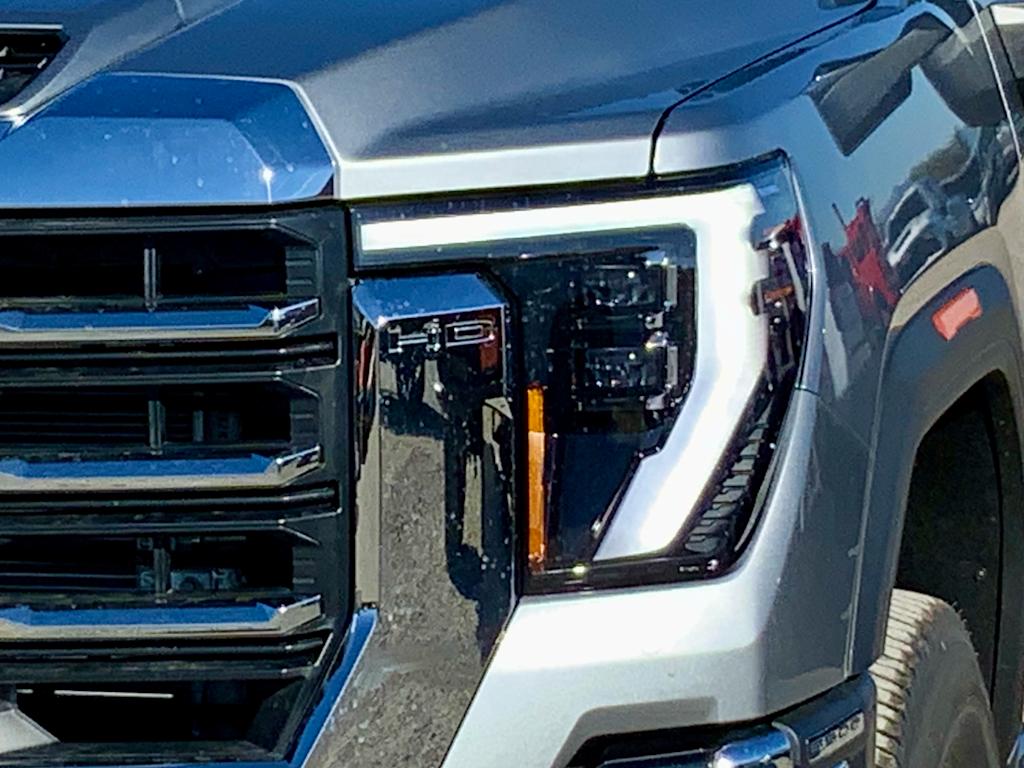 Thumbnail: 2026 GMC Sierra 3500 - 25