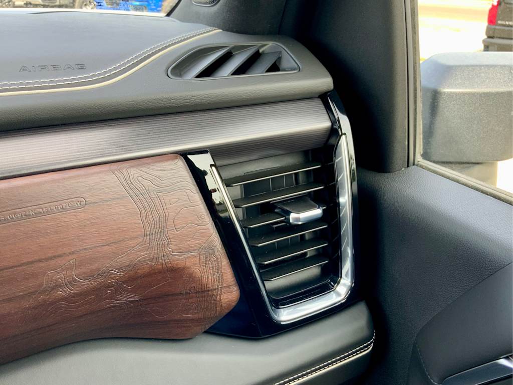 Thumbnail: 2025 GMC Sierra 3500 - 48