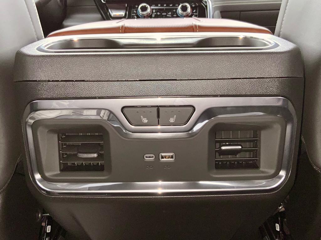 Thumbnail: 2026 GMC Sierra 3500 - 46