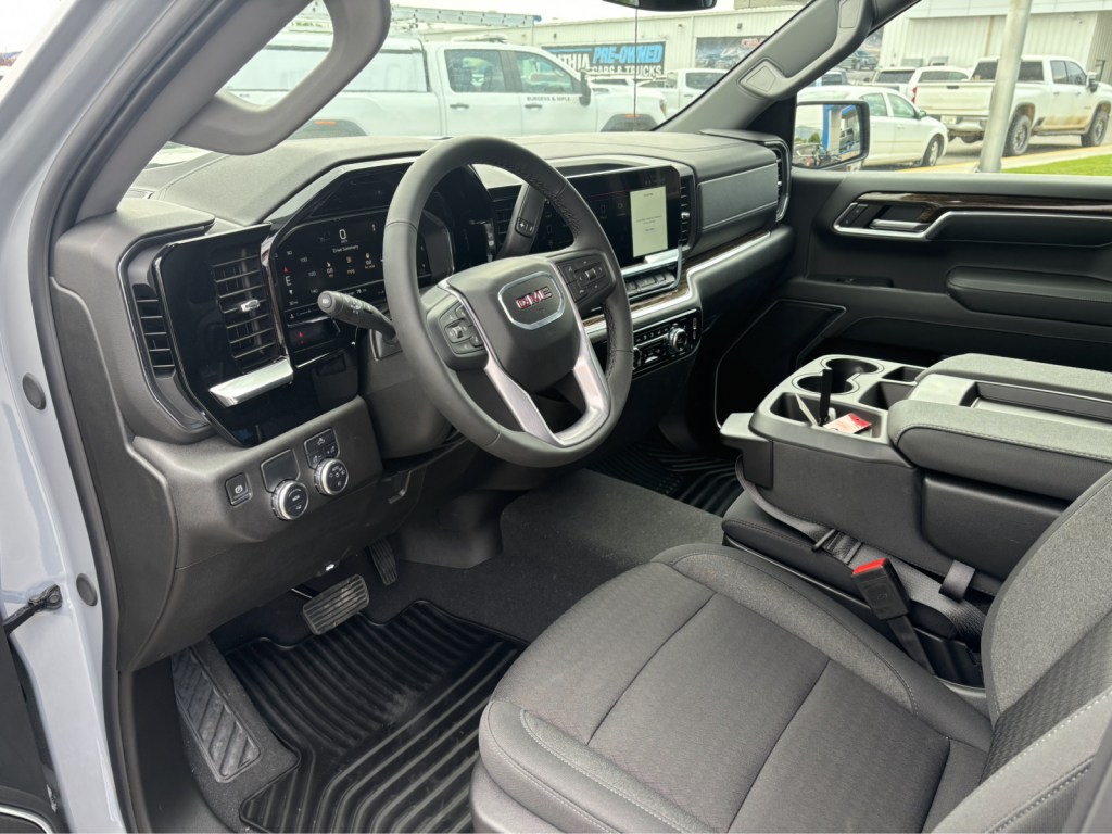 2024 GMC Sierra 1500 Elevation 3