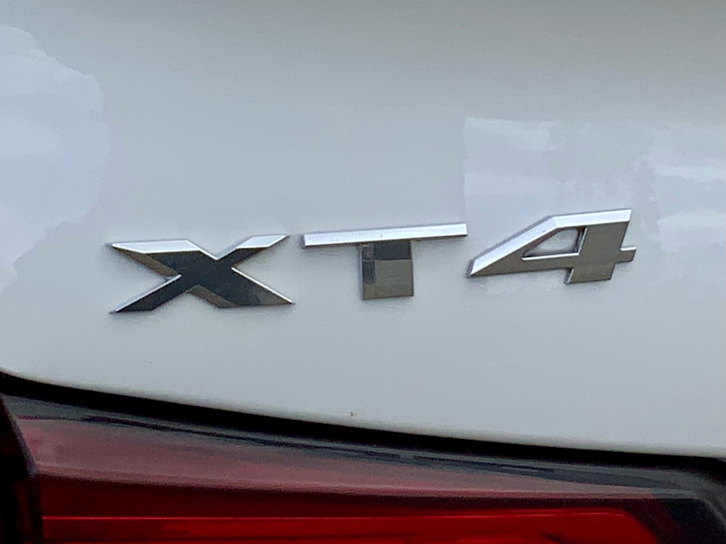 Thumbnail: 2021 Cadillac XT4 - 30