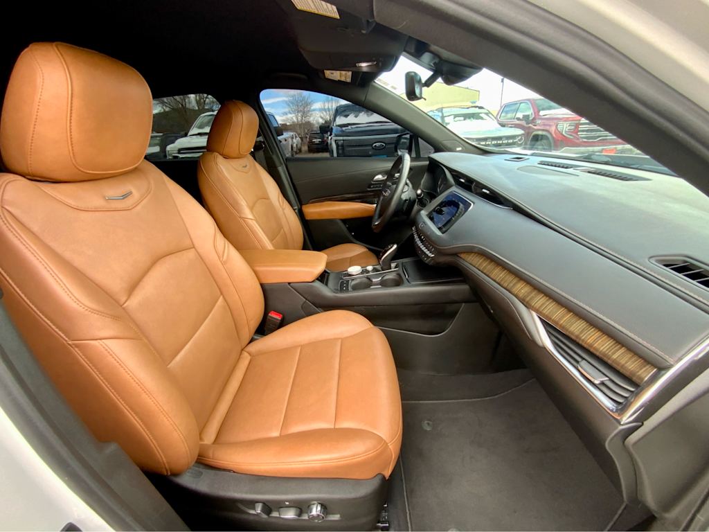 Thumbnail: 2021 Cadillac XT4 - 11