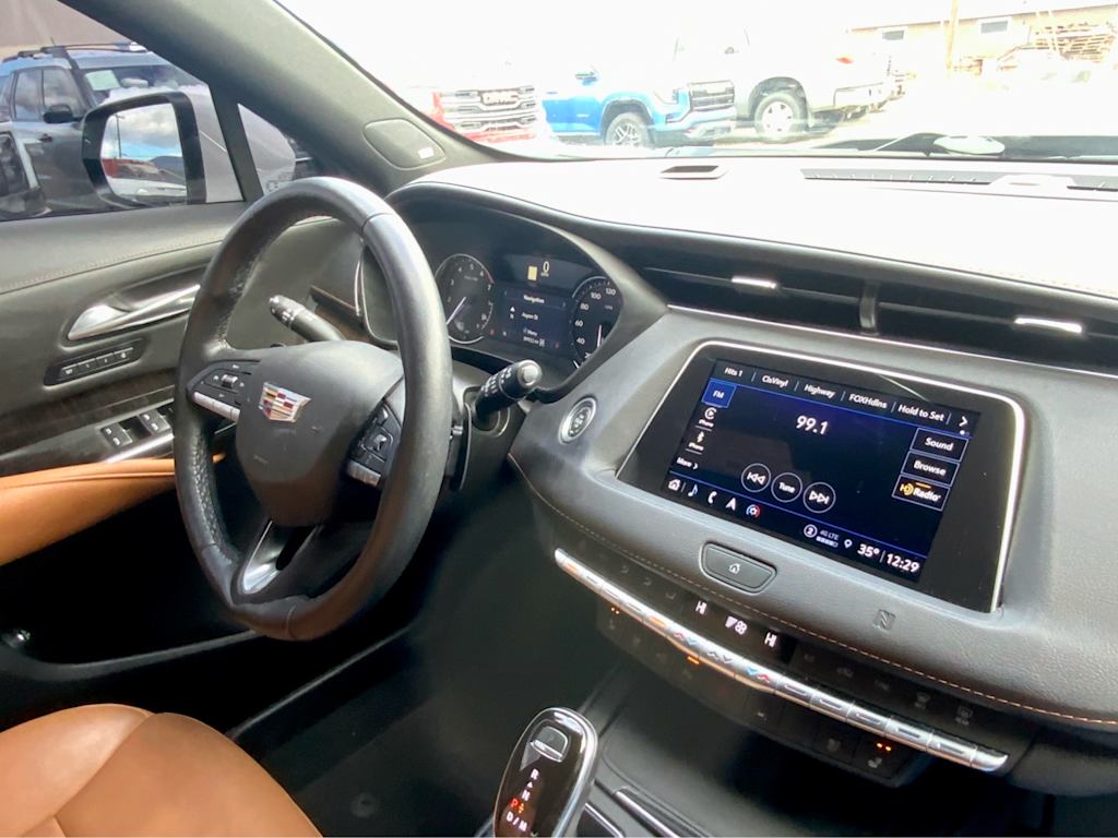 Thumbnail: 2021 Cadillac XT4 - 43