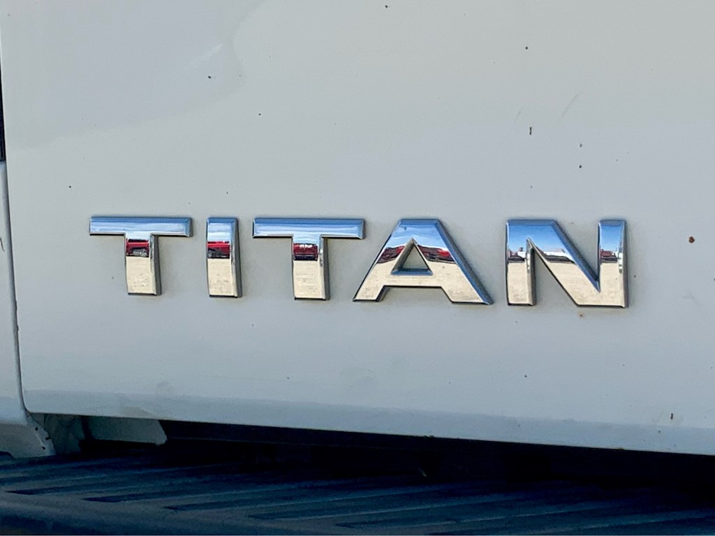 Thumbnail: 2014 Nissan Titan - 26