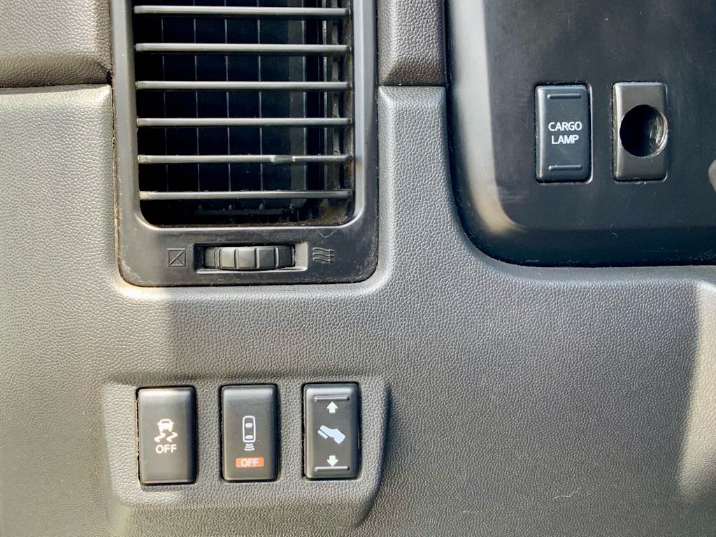 Thumbnail: 2014 Nissan Titan - 33