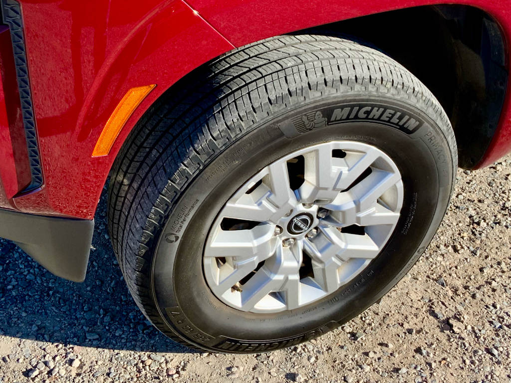 Thumbnail: 2023 Nissan Frontier - 29