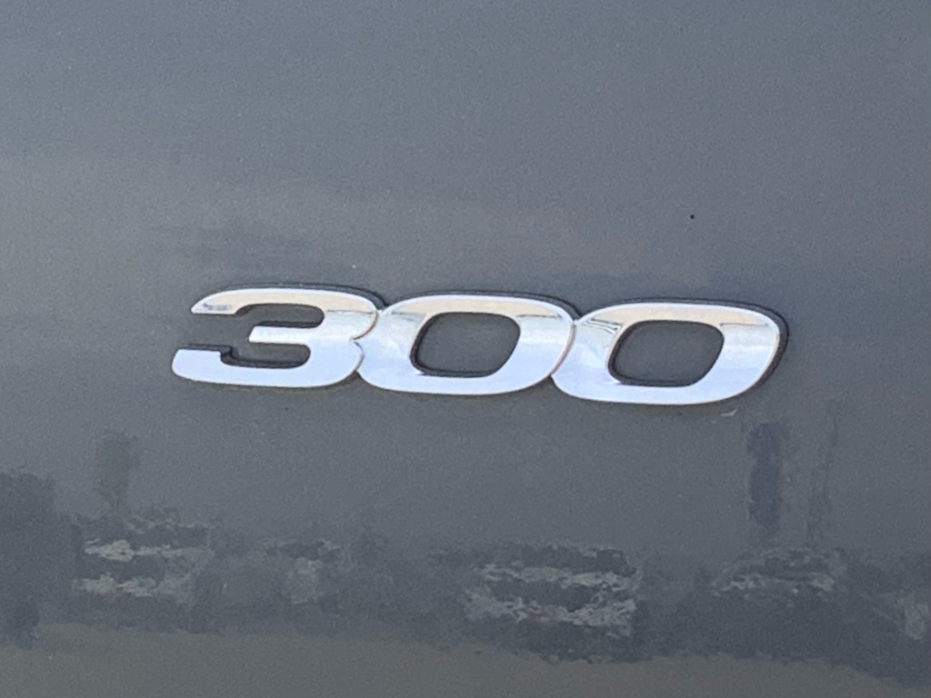 Thumbnail: 2018 Chrysler 300 - 22