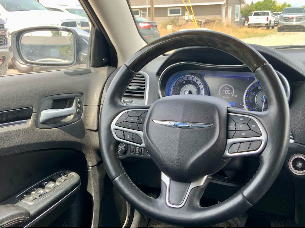 Thumbnail: 2018 Chrysler 300 - 2