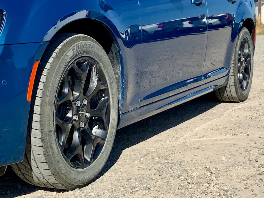 Thumbnail: 2021 Chrysler 300 - 26