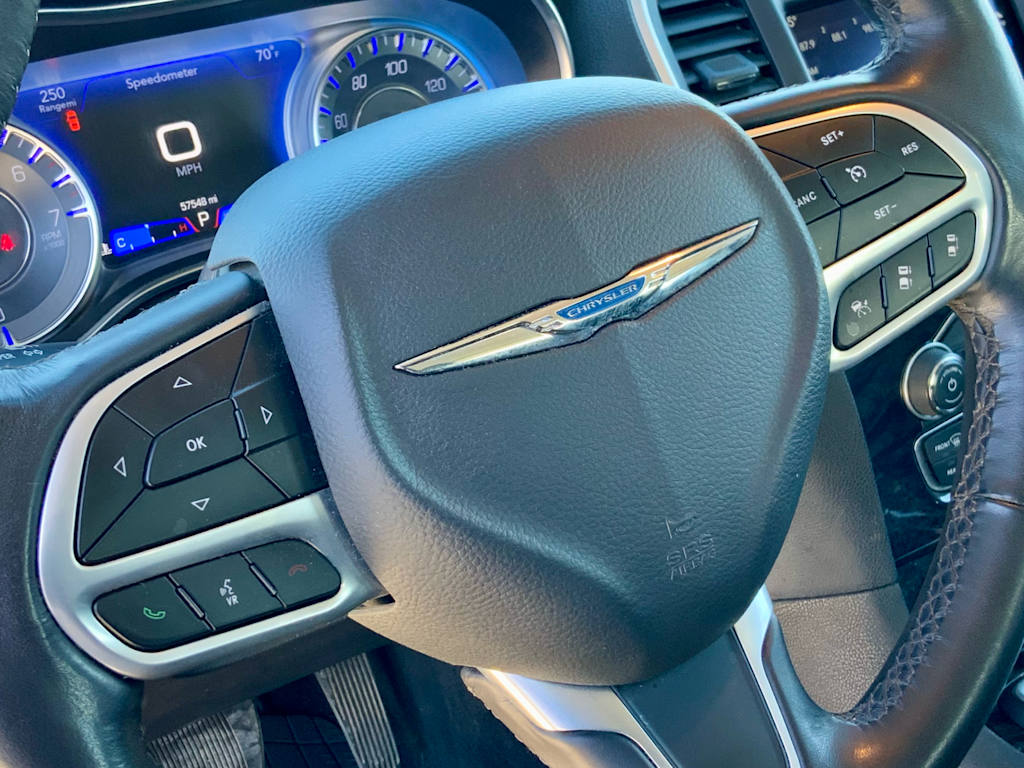 Thumbnail: 2021 Chrysler 300 - 32