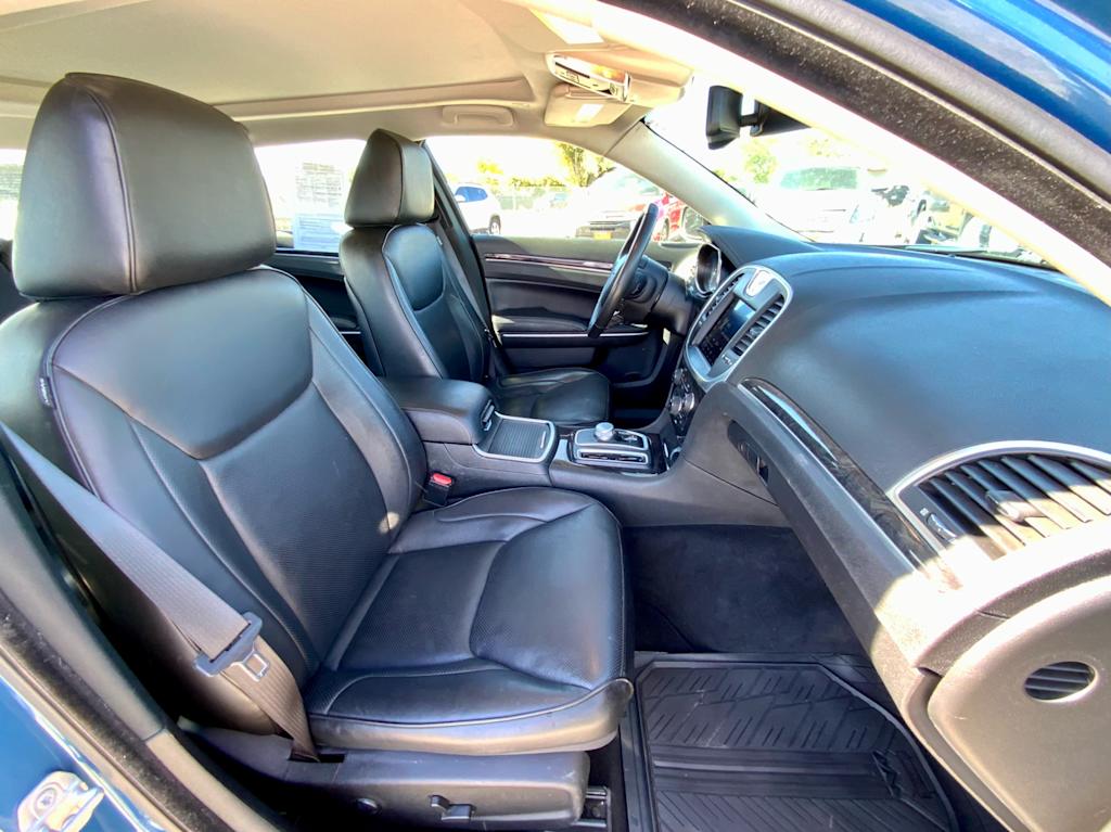 Thumbnail: 2021 Chrysler 300 - 11