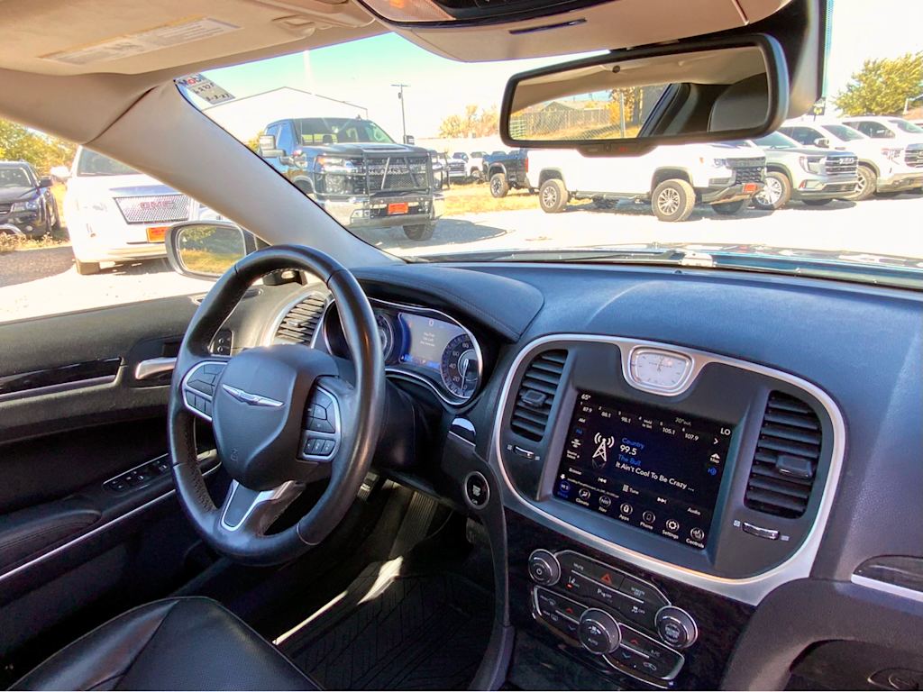 Thumbnail: 2021 Chrysler 300 - 9