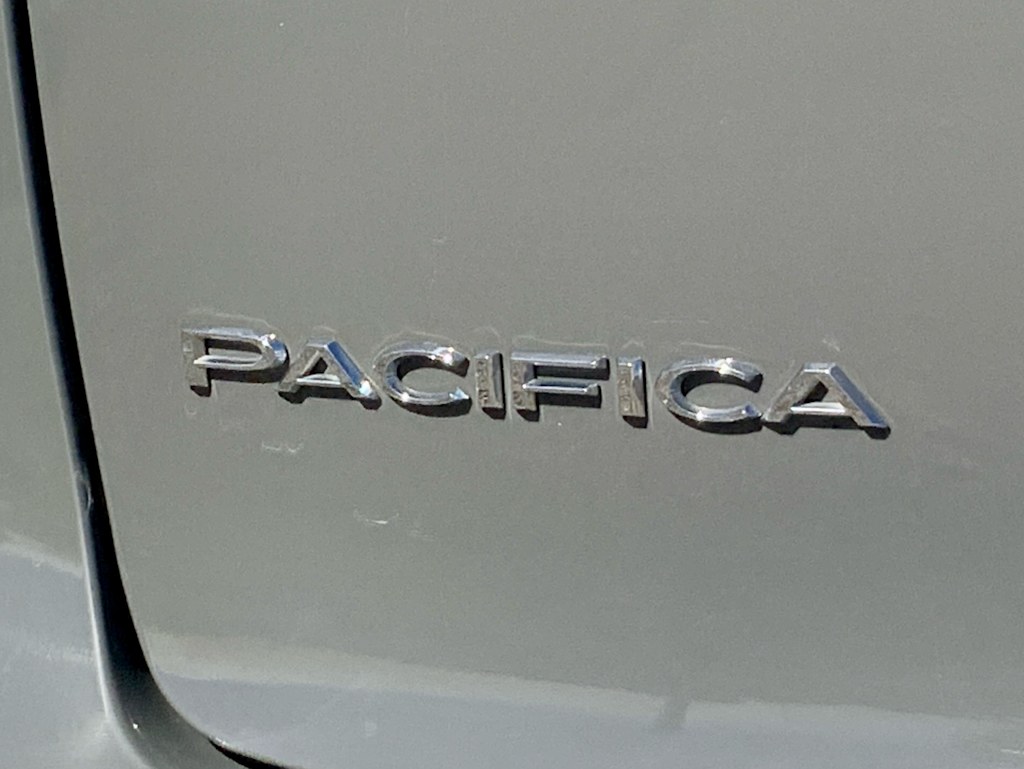 Thumbnail: 2023 Chrysler Pacifica - 7