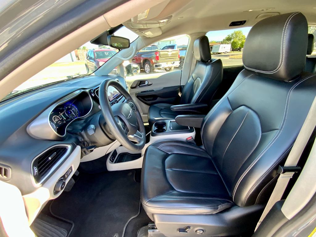 Thumbnail: 2023 Chrysler Pacifica - 10