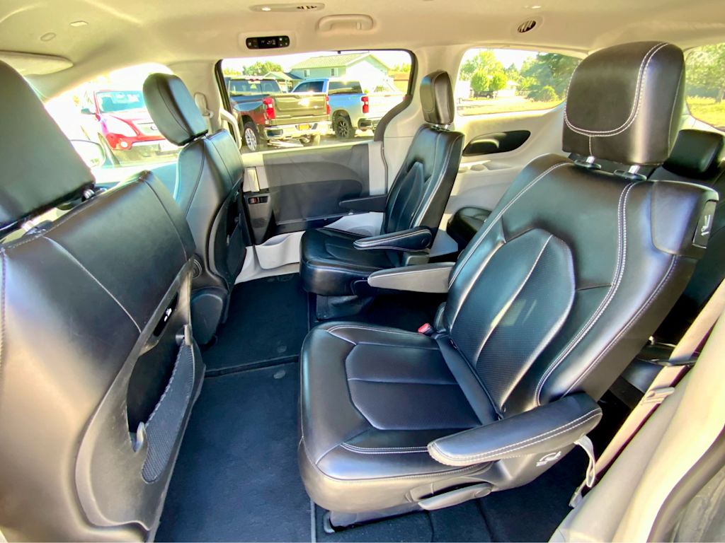 Thumbnail: 2023 Chrysler Pacifica - 12