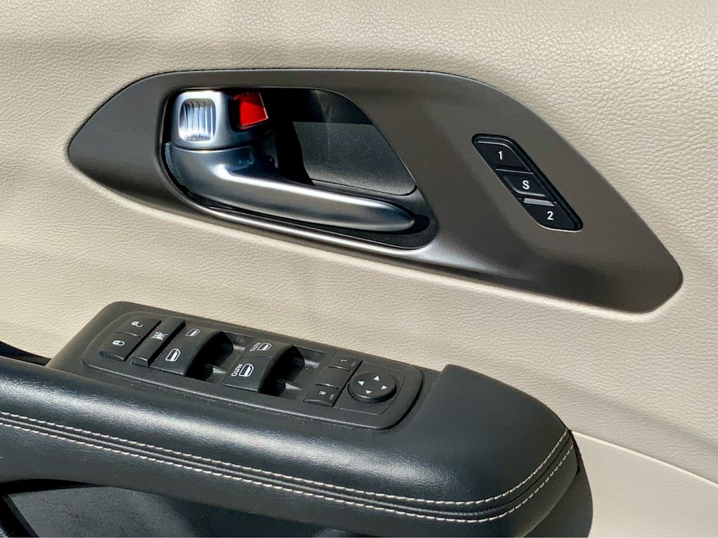 Thumbnail: 2023 Chrysler Pacifica - 36