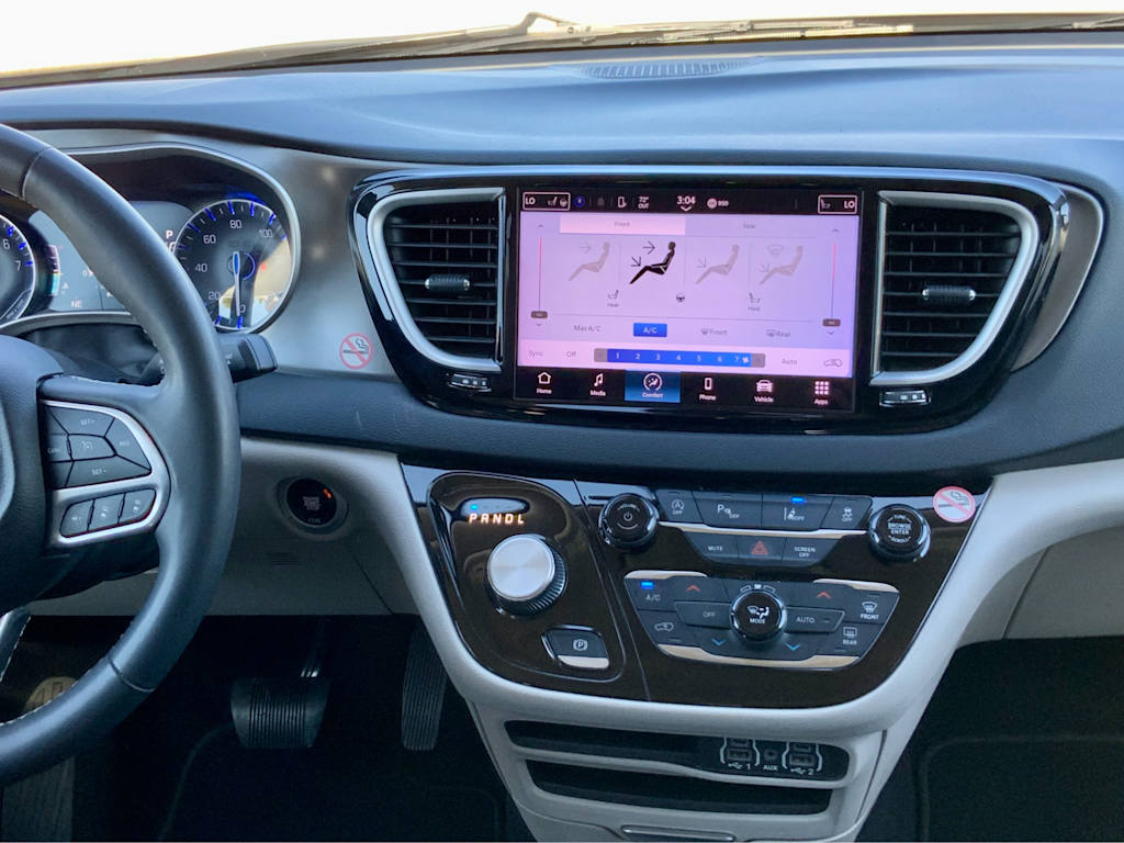 Thumbnail: 2023 Chrysler Pacifica - 15