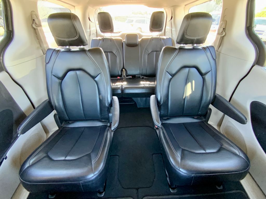 Thumbnail: 2023 Chrysler Pacifica - 30