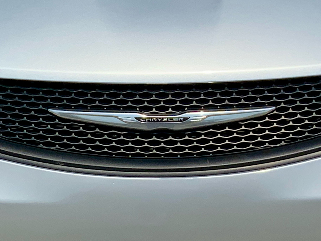 Thumbnail: 2023 Chrysler Voyager - 7