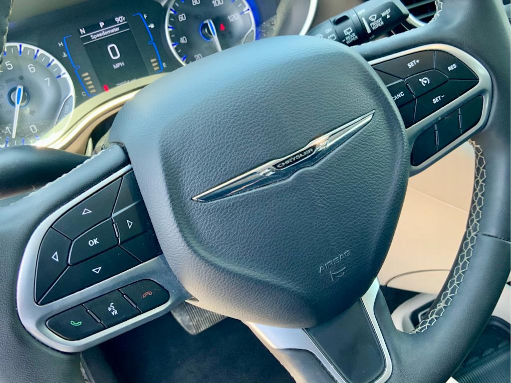 Thumbnail: 2023 Chrysler Voyager - 36