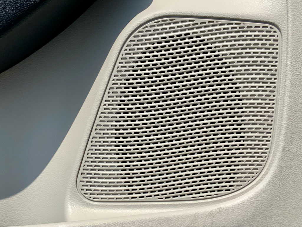 Thumbnail: 2023 Chrysler Voyager - 19