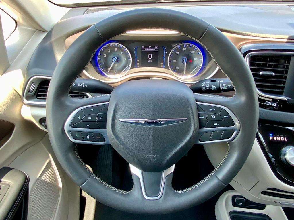 Thumbnail: 2023 Chrysler Voyager - 14