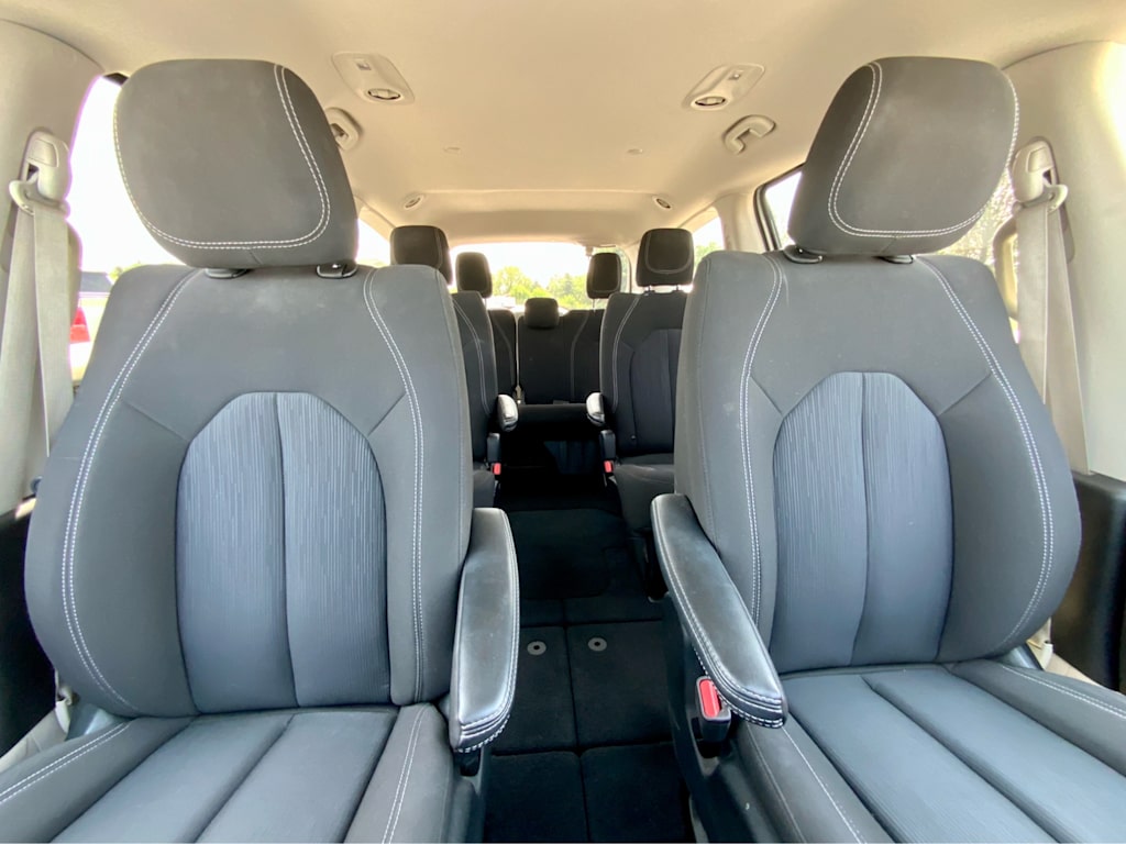 Thumbnail: 2023 Chrysler Voyager - 35