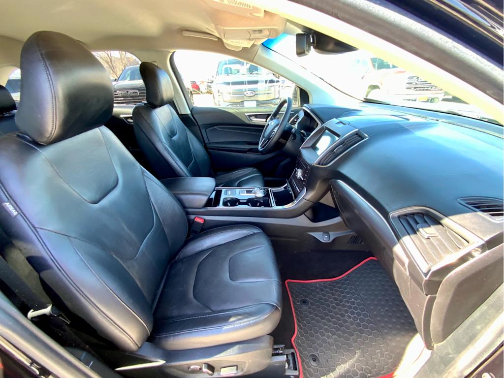 Thumbnail: 2019 Ford Edge - 10