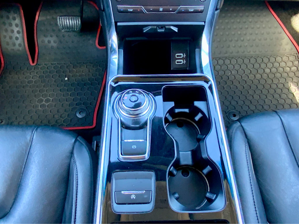 Thumbnail: 2019 Ford Edge - 15