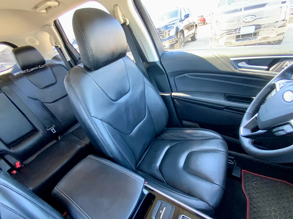 Thumbnail: 2019 Ford Edge - 31