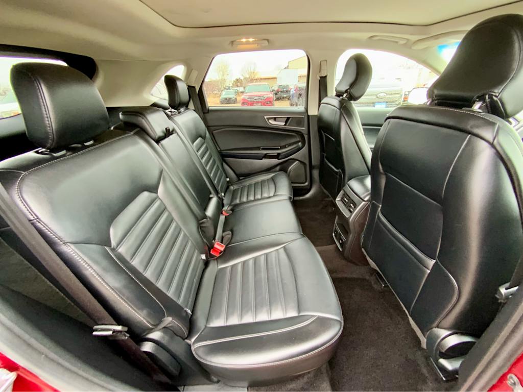 Thumbnail: 2017 Ford Edge - 32