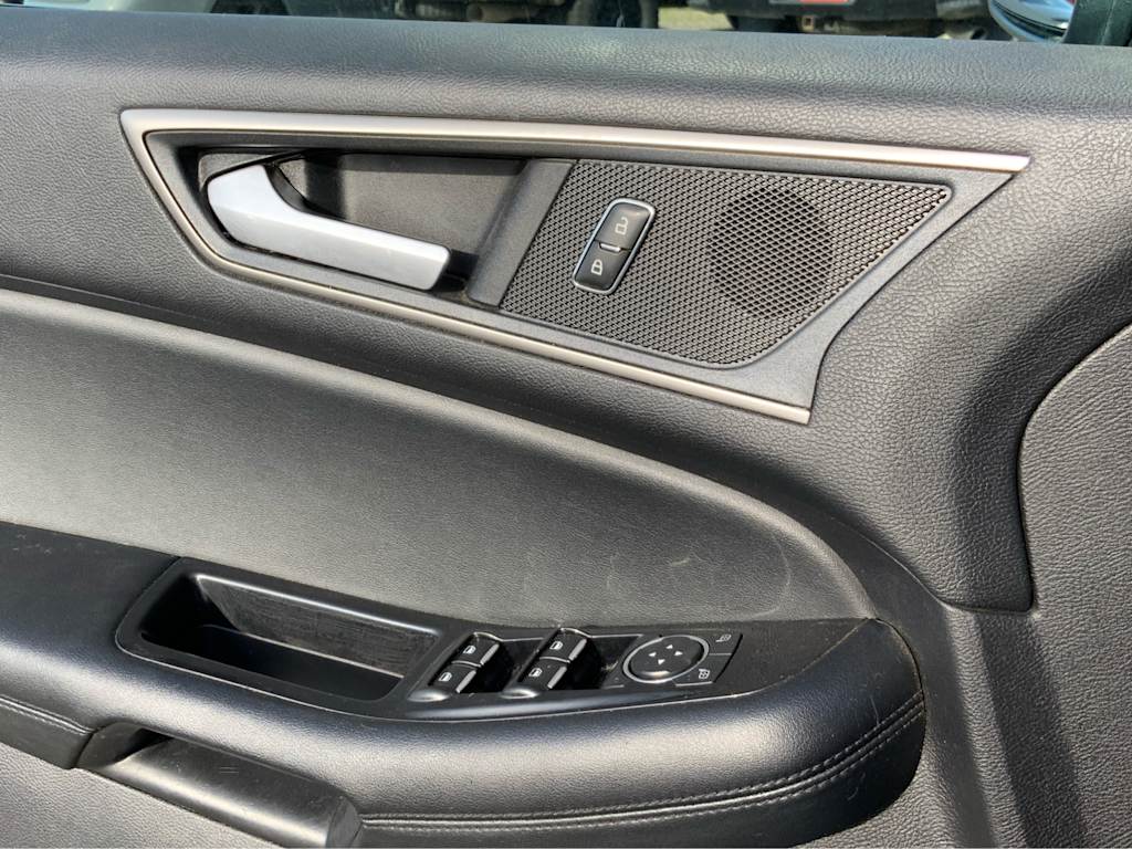 Thumbnail: 2020 Ford Edge - 26