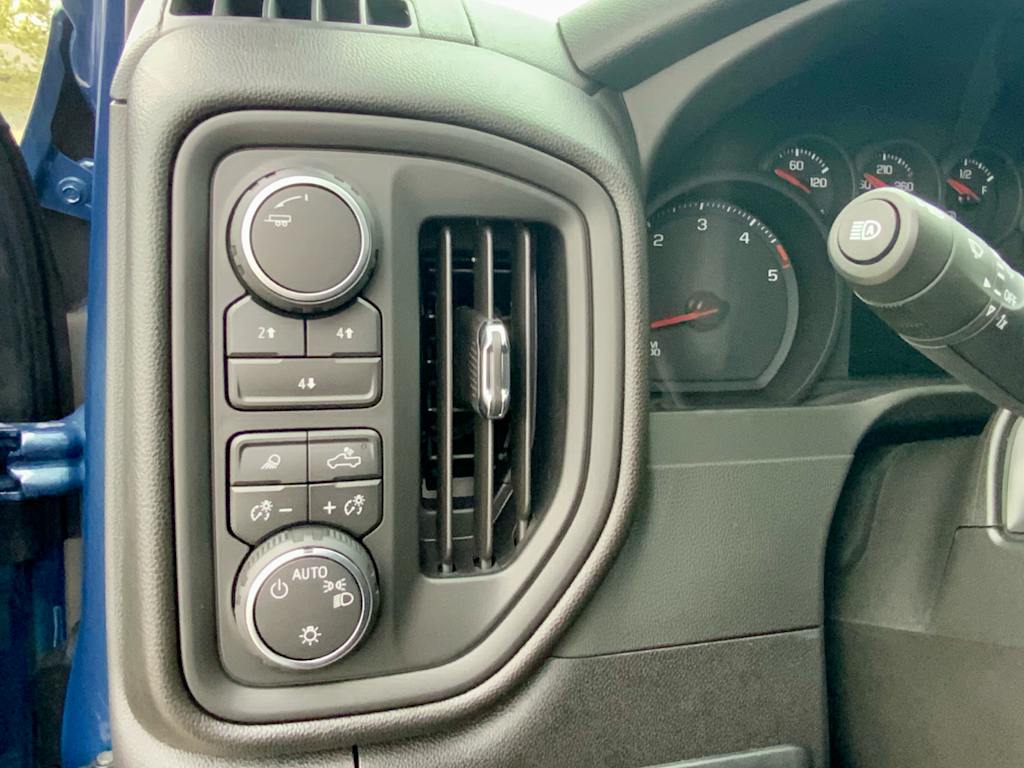 Thumbnail: 2026 Chevrolet Silverado 2500 - 53