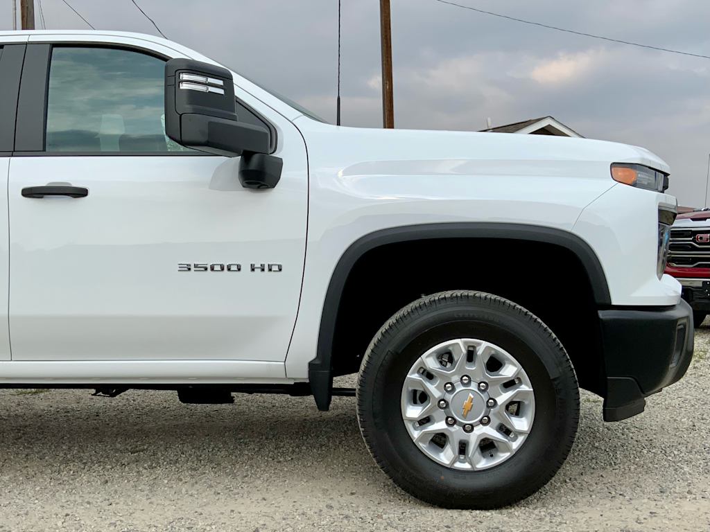 Thumbnail: 2025 Chevrolet Silverado 3500 - 8