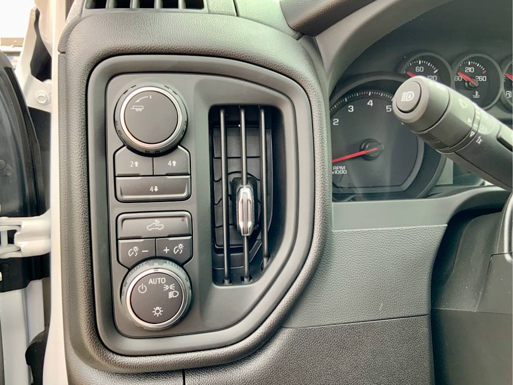 Thumbnail: 2025 Chevrolet Silverado 3500 - 51
