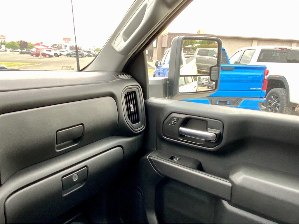 Thumbnail: 2025 Chevrolet Silverado 3500 - 43