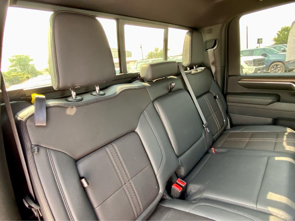 Thumbnail: 2024 Chevrolet Silverado 2500 - 25