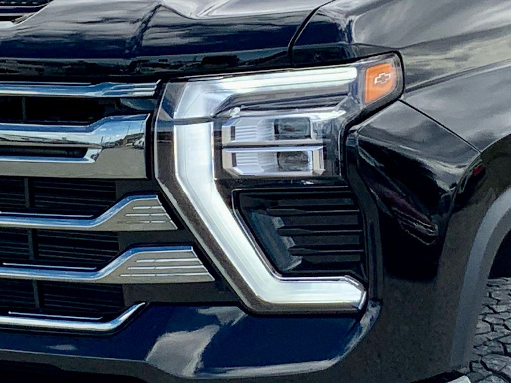 Thumbnail: 2024 Chevrolet Silverado 2500 - 24