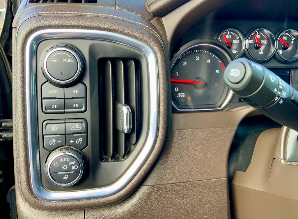 Thumbnail: 2023 Chevrolet Silverado 3500 - 36