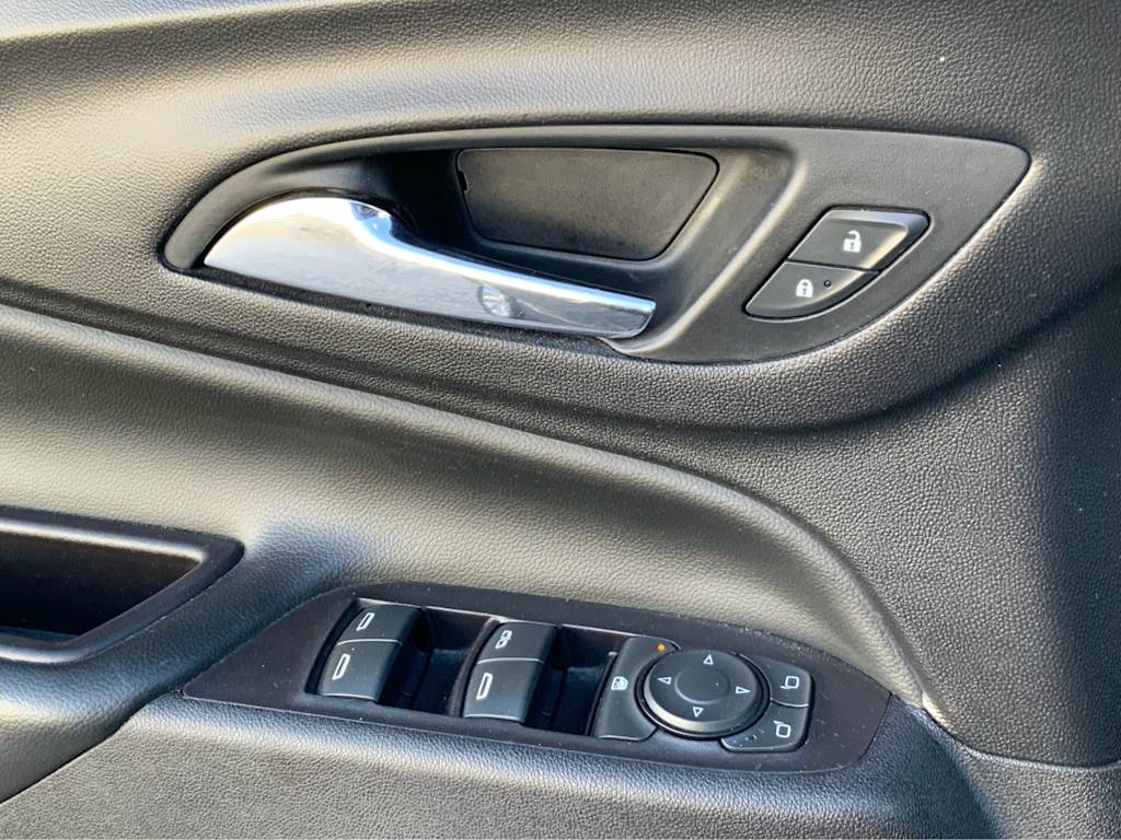 2021 Chevrolet Equinox LT 40