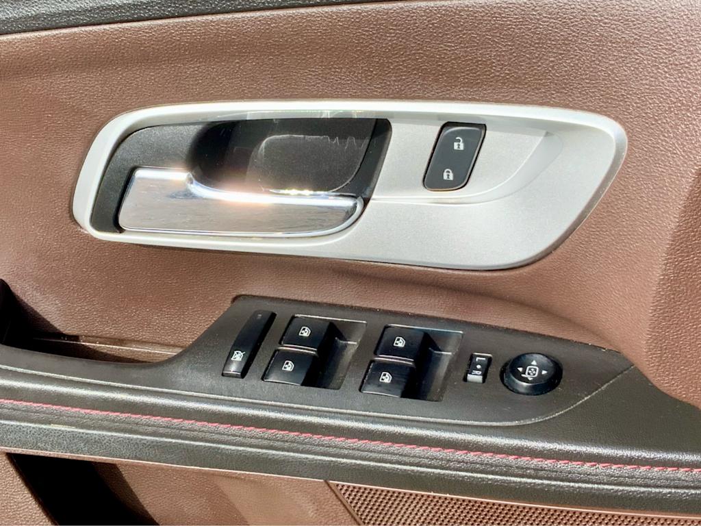 Thumbnail: 2013 Chevrolet Equinox - 36