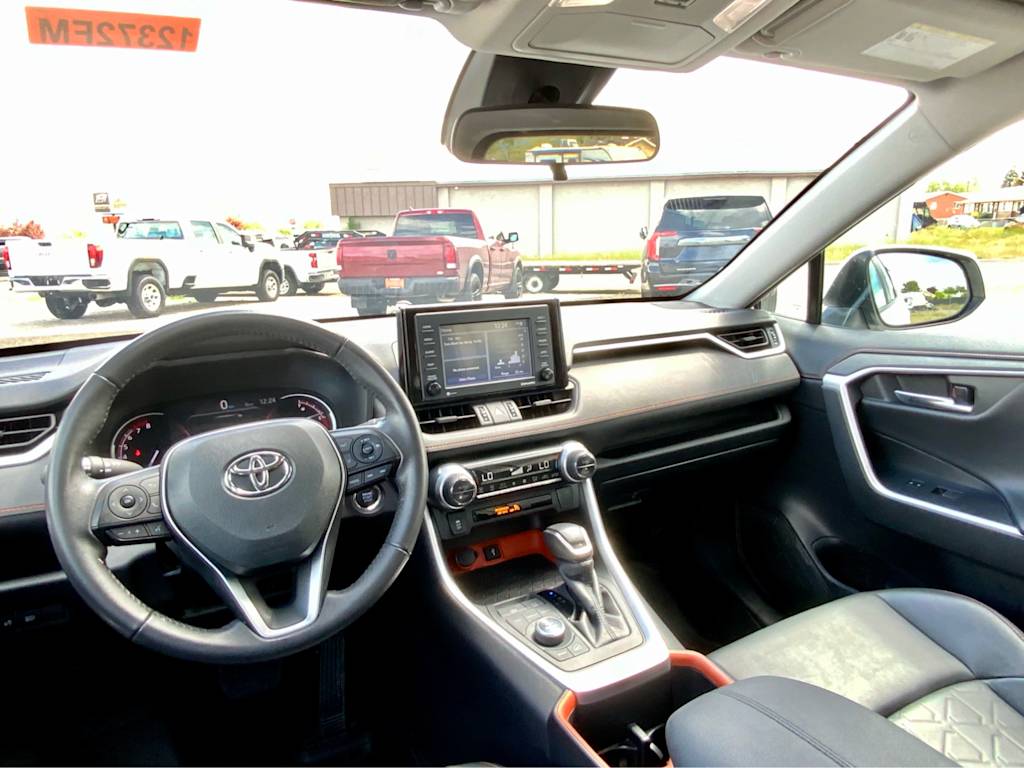 Thumbnail: 2022 Toyota RAV4 - 14