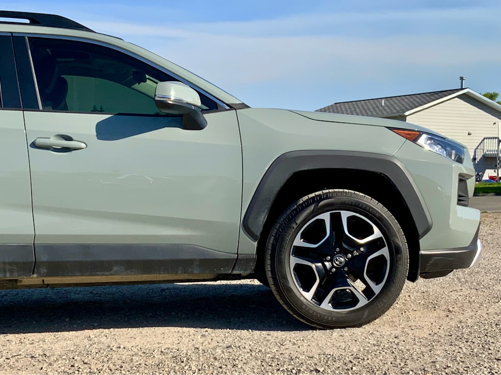 Thumbnail: 2019 Toyota RAV4 - 8