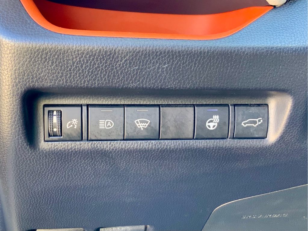 Thumbnail: 2019 Toyota RAV4 - 43