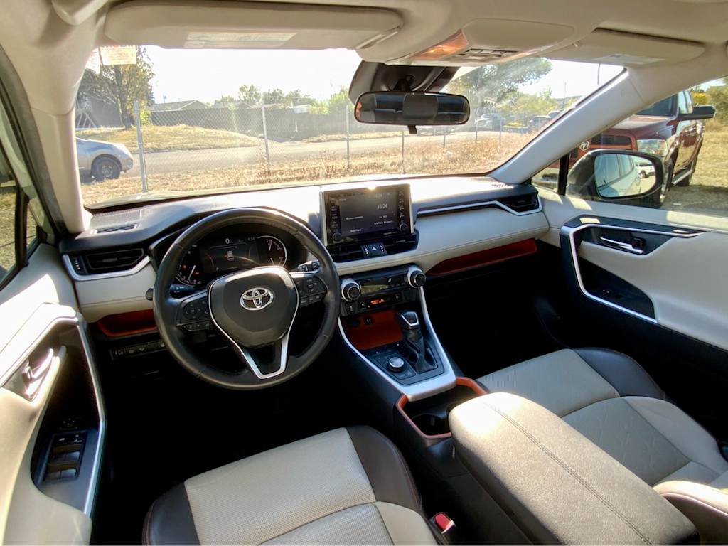 Thumbnail: 2019 Toyota RAV4 - 9