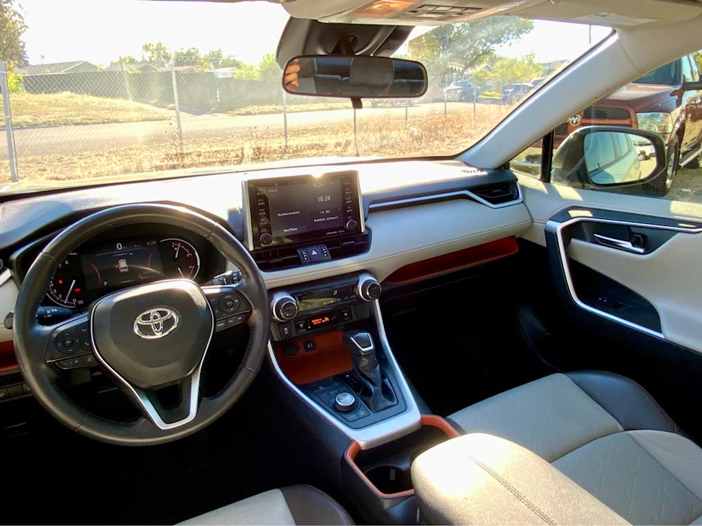 Thumbnail: 2019 Toyota RAV4 - 14