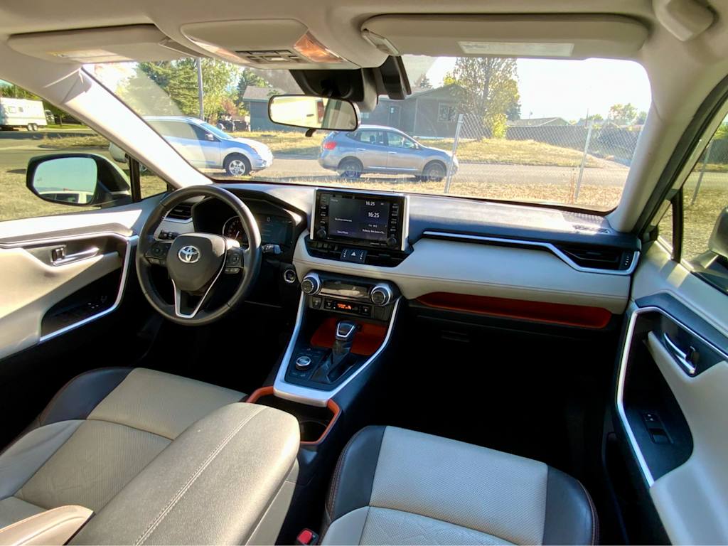 Thumbnail: 2019 Toyota RAV4 - 13
