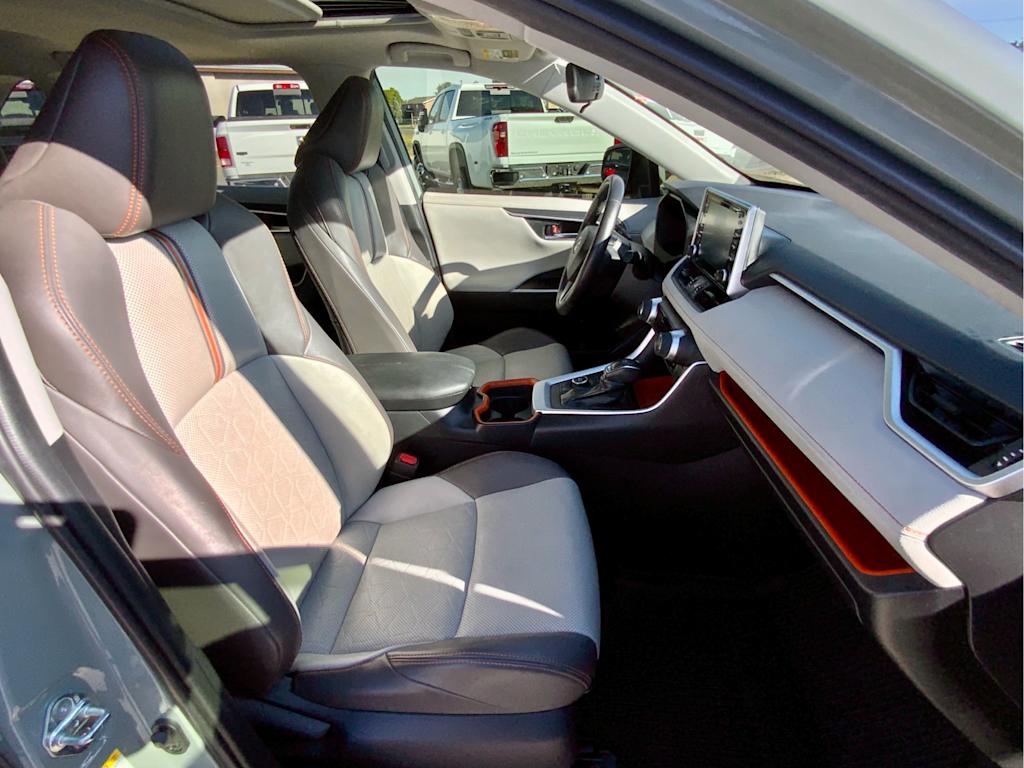 Thumbnail: 2019 Toyota RAV4 - 11