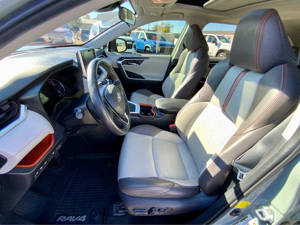 Thumbnail: 2019 Toyota RAV4 - 10