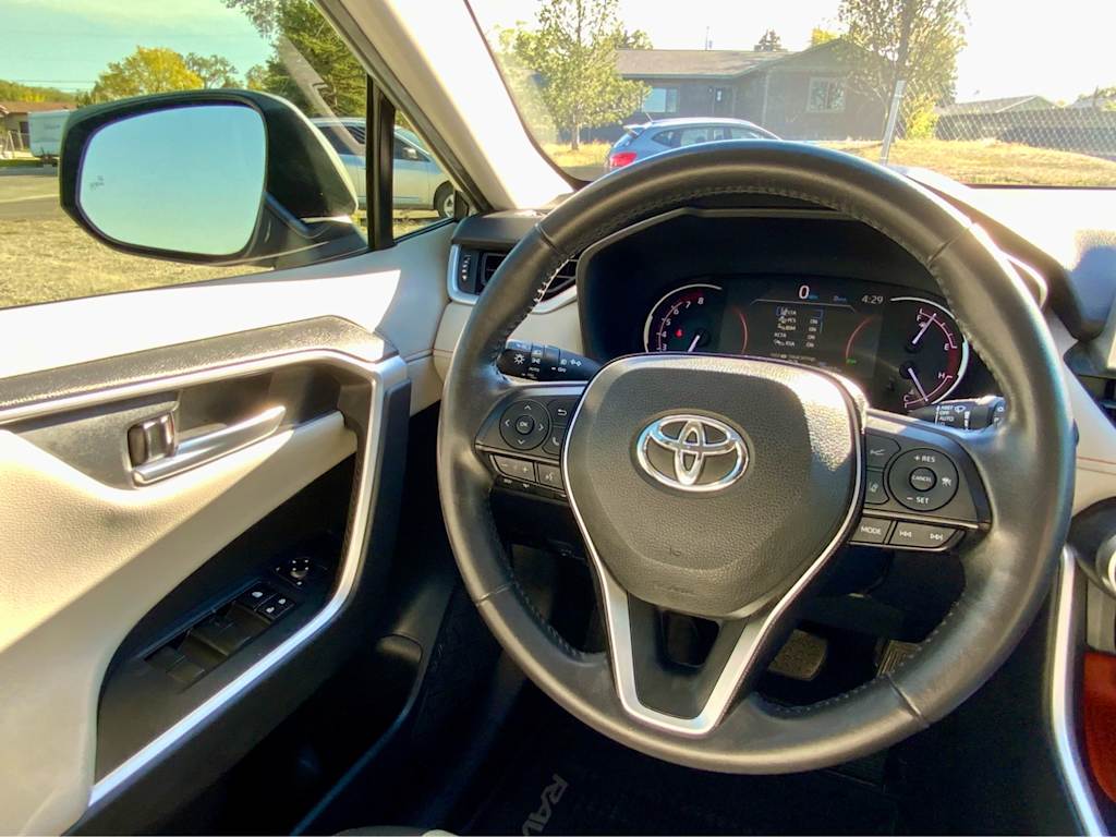 Thumbnail: 2019 Toyota RAV4 - 35